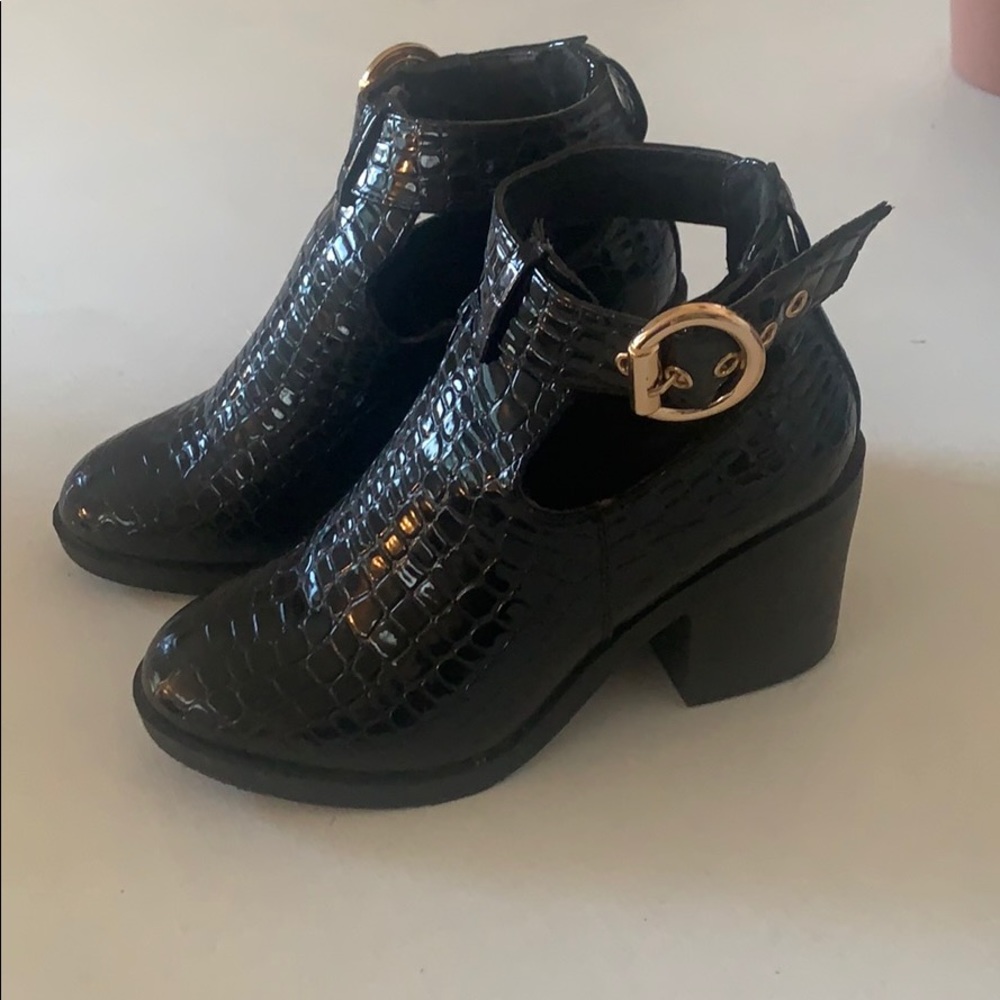 TOPSHOP Black Croc peekaboo booties